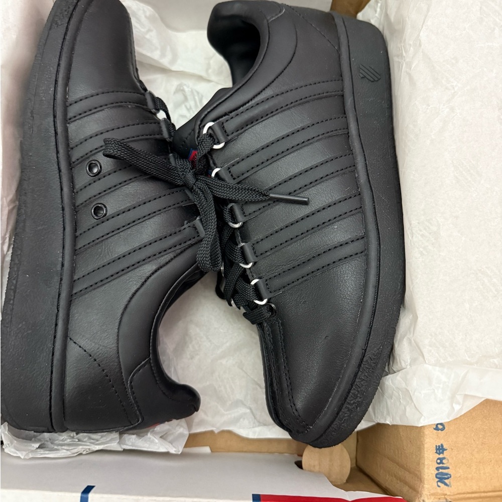 K-Swiss Heritage Classic - black, size 7.5 women *LIKE NEW, worn once*